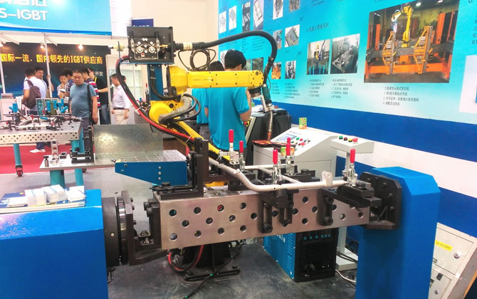 機器人柔性自動化變位焊接工裝系統——未來焊接工業的主角